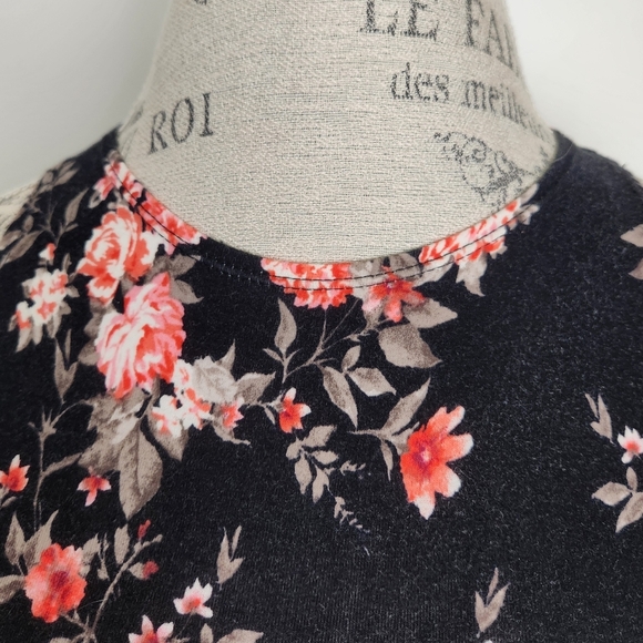 Floral & White Crop Top Undershirts x2 - Picture 7 of 15